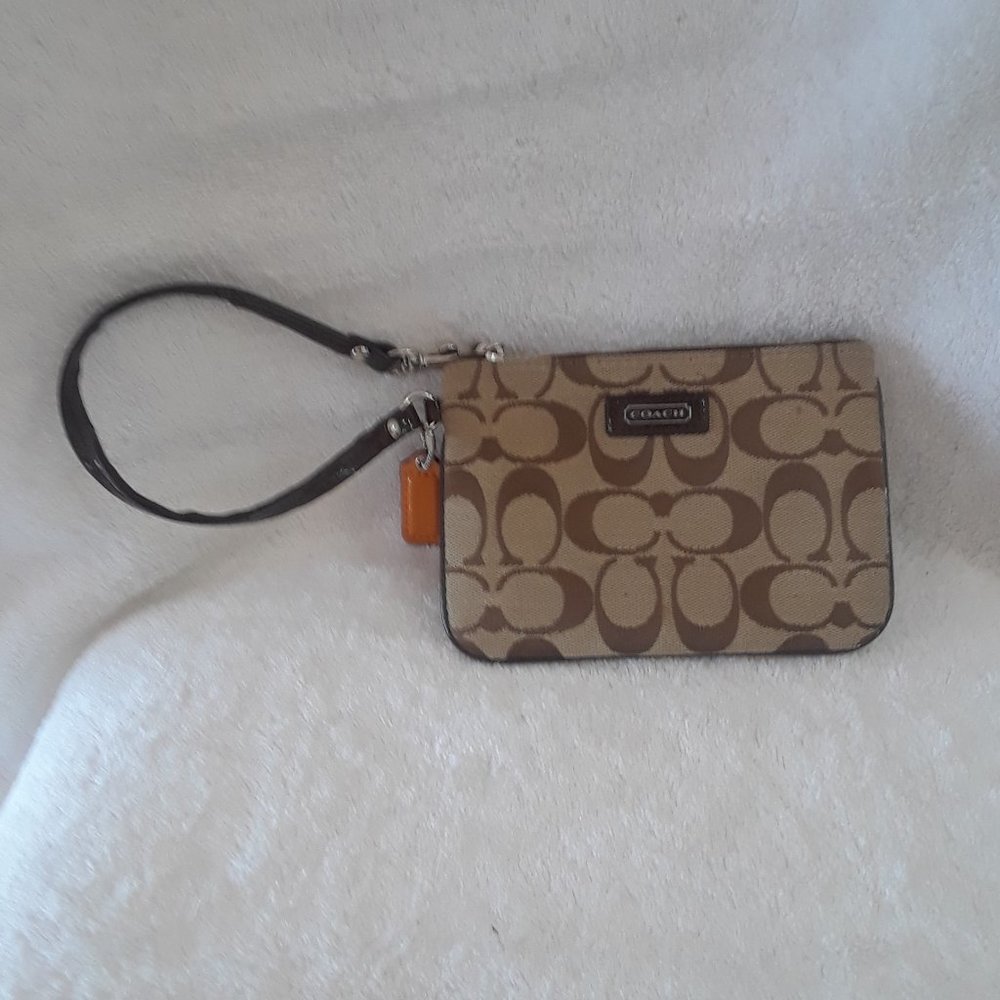 COACH Wristlet clutch small